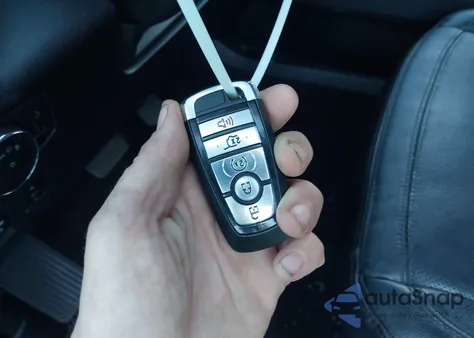 2019 Ford Expedition Limited from USA, damaged, VIN 1FMJU2AT8KEA70571